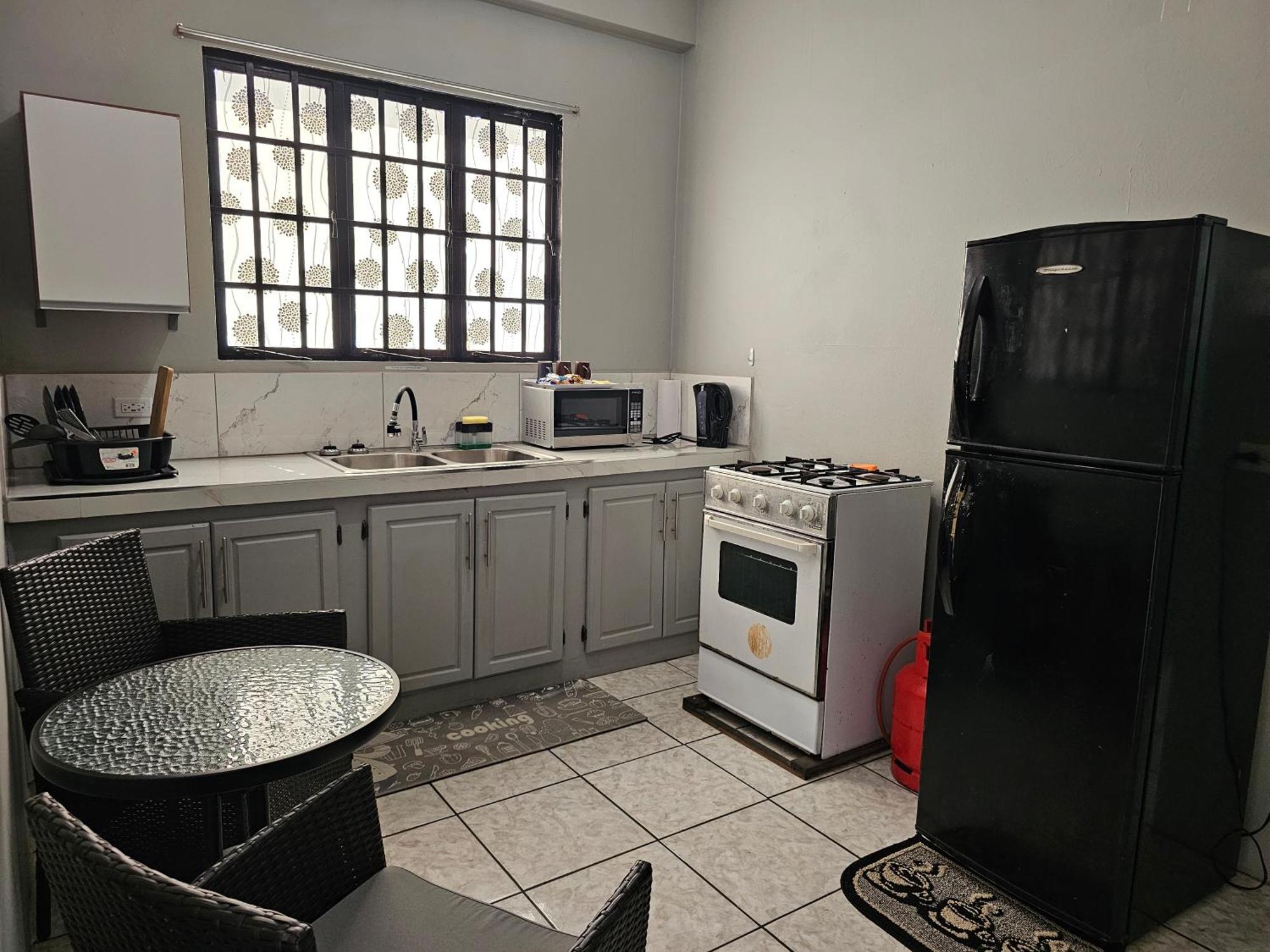 2Br Apt In St Helena - 6Mins From The Airport Perfect For Short And Long Stays Piarco Bagian luar foto